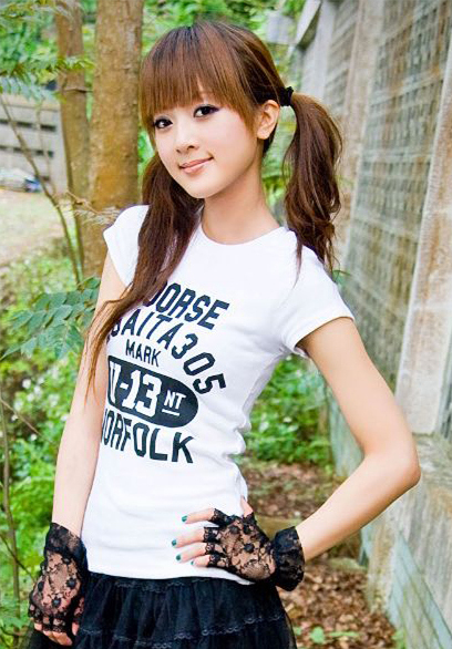 ��ת����У԰ ��ʽŮѧ����������