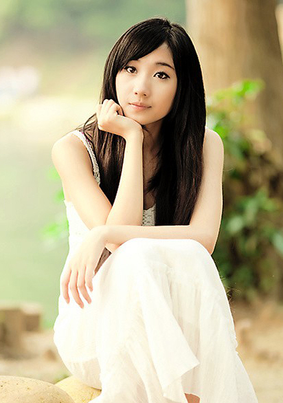 б�������䳤ֱ������Ů����