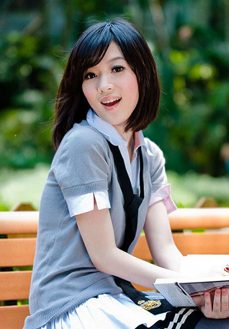 ����Ůѧ���г�������ͷ����